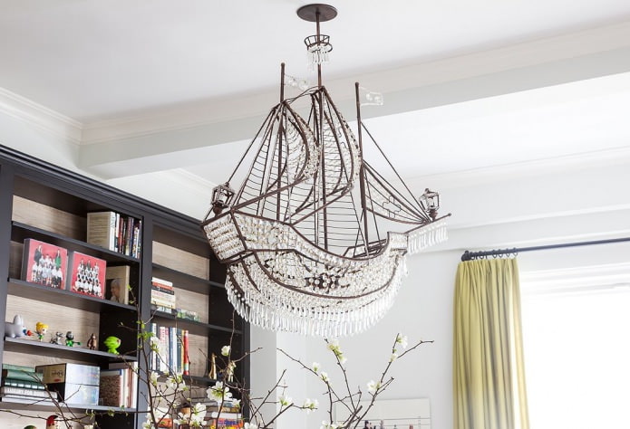 lampadario di cristallo a forma di nave