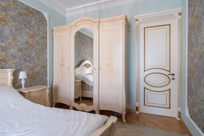 porta in stile classico