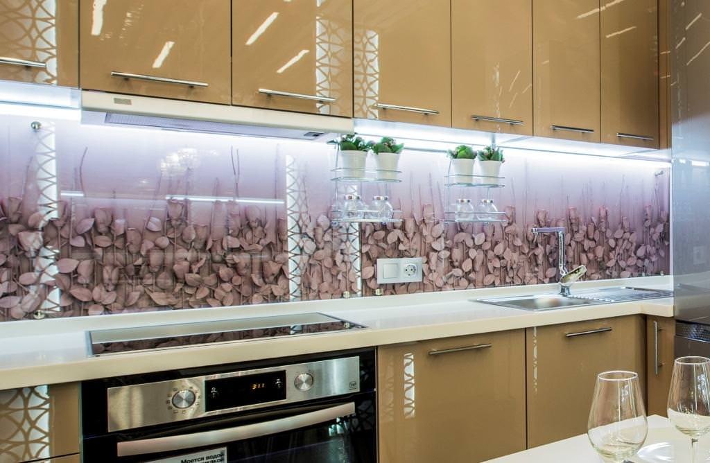 Bellissimi grembiuli da cucina: idee per la finitura e consigli di selezione