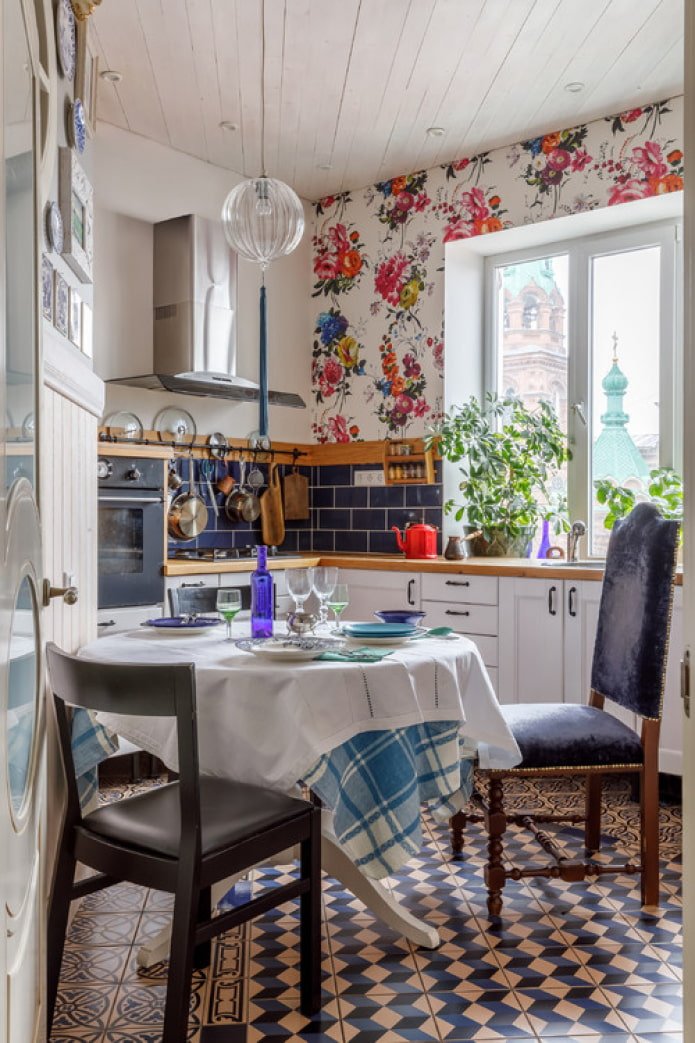 cucina piccola e luminosa
