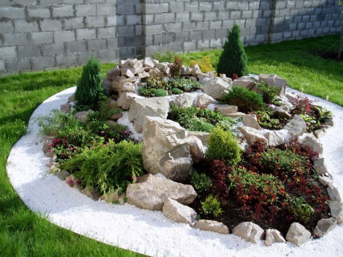 granuli di marmo bianco nel design del paesaggio