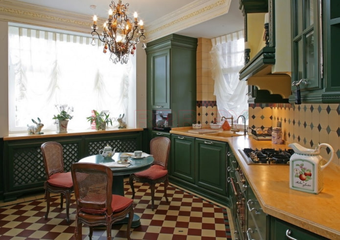 cucina con facciate verdi