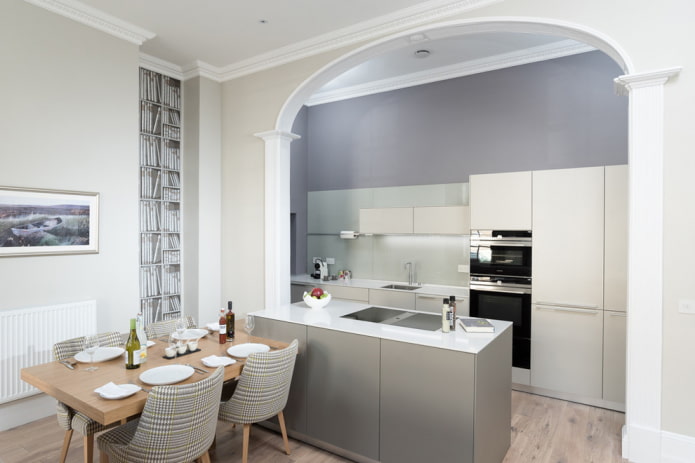 arco a tutto sesto nell'interno della cucina