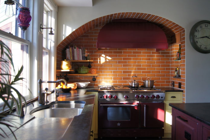 arco decorativo nell'interno della cucina