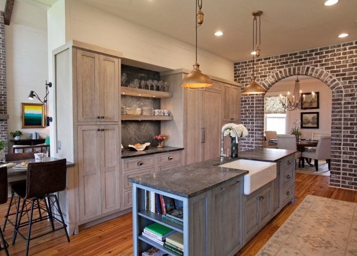 decorazione ad arco all'interno della cucina