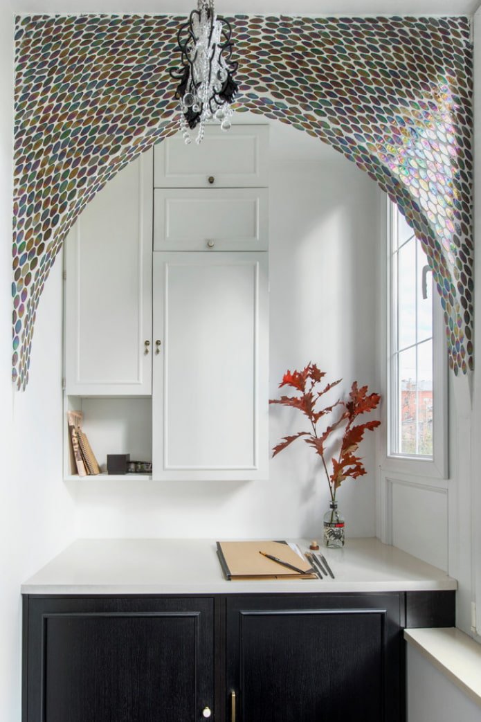 arco decorato con mosaico