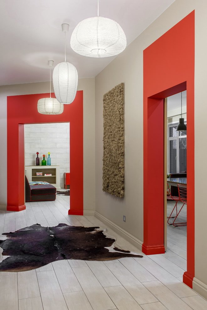 design non standard dell'arco nel corridoio