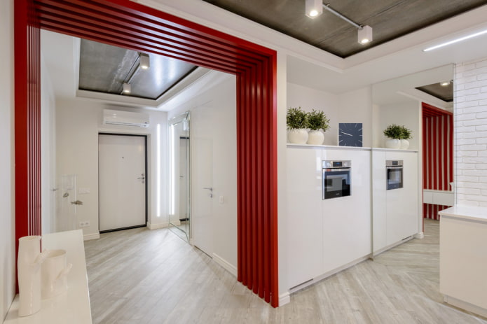 arco tra la cucina e il corridoio 