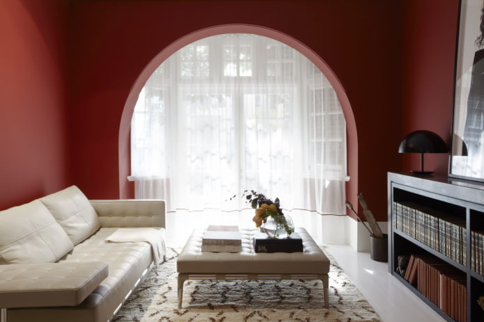 arco in cartongesso sulla finestra all'interno
