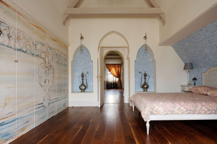 archi musulmani in cartongesso all'interno
