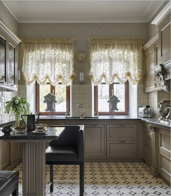 Tende austriache all'interno della cucina