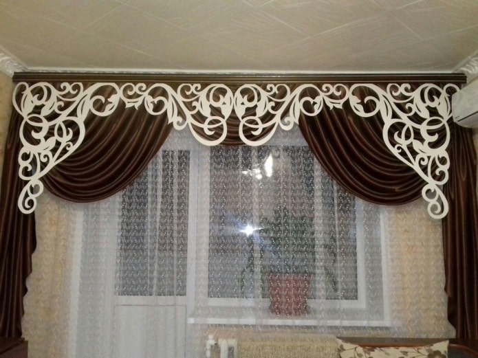 lambrèquin decorato bianco