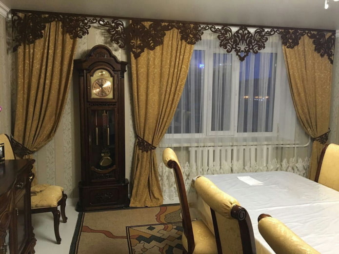lambrequins sagomati in stile art nouveau