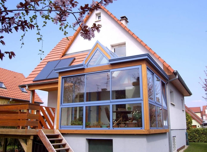 progetto di casa con balcone chiuso