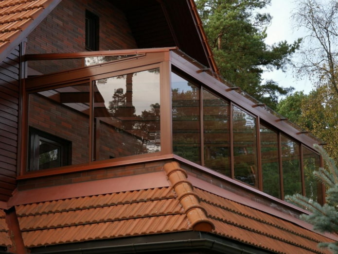 progetto di casa con balcone chiuso