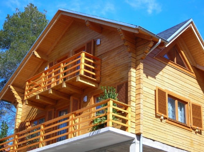 balcone con tettoia in un progetto di casa privata