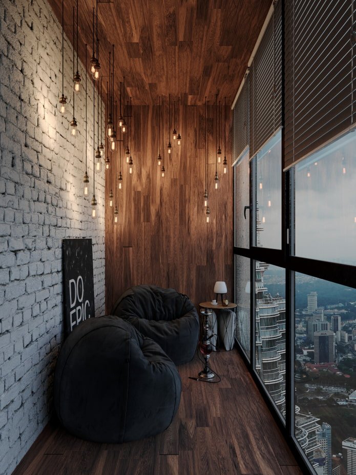 Illuminazione per loggia in stile industriale
