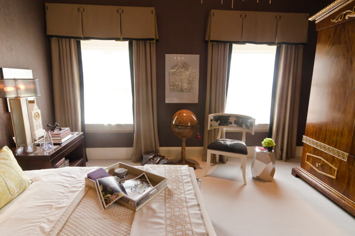 lambrequin duro nell'interno della camera da letto