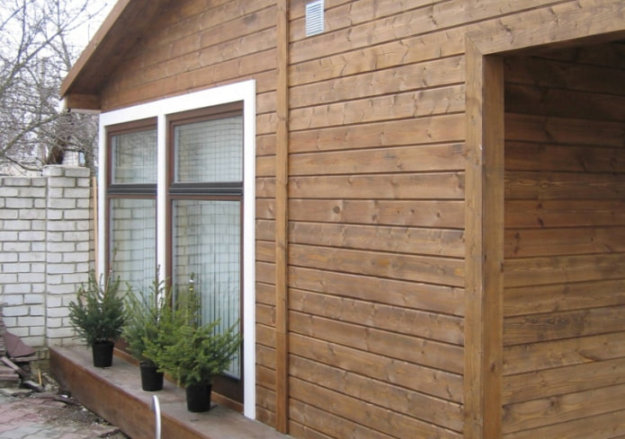 Facciata in legno di legno