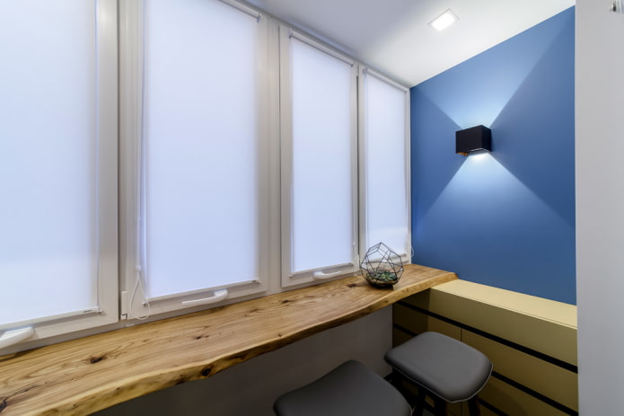 bancone da bar con piano in legno