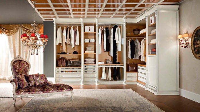 armadio in stile classico