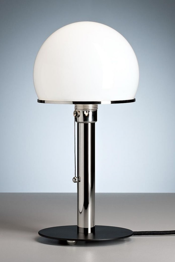 lampada in stile Bauhaus