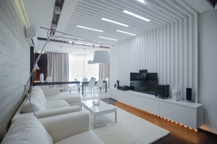 living Arredamento e illuminazione nei toni del bianco