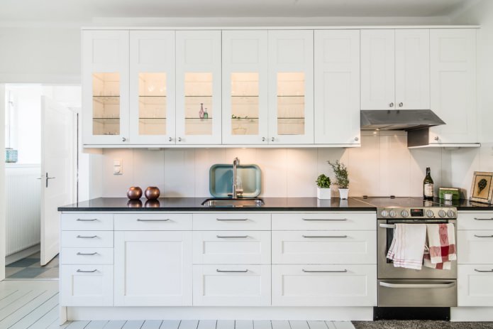 cucina bianca in stile scandinavo