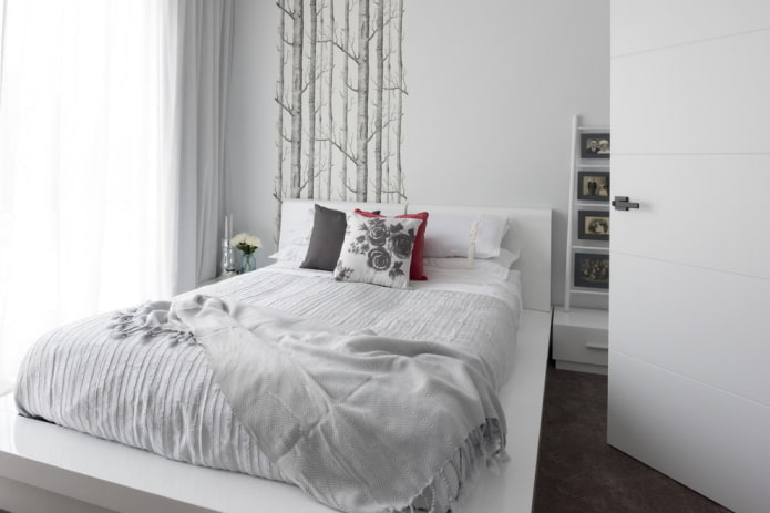design della camera da letto nei toni del bianco