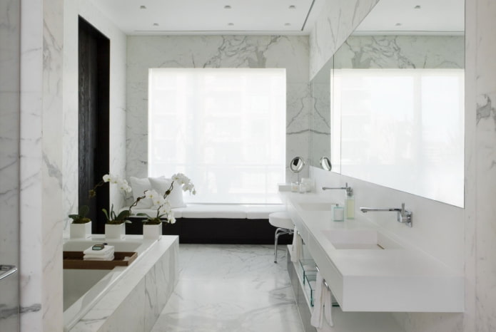 arredo bagno nei toni del bianco