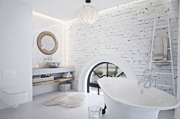 bagno bianco in stile loft