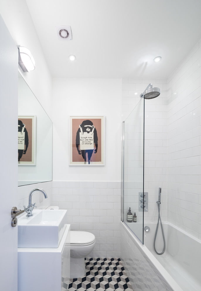 bagno bianco in stile moderno