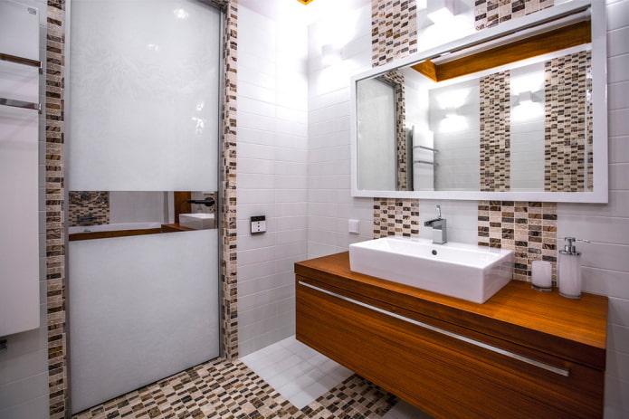 porte bianche in bagno