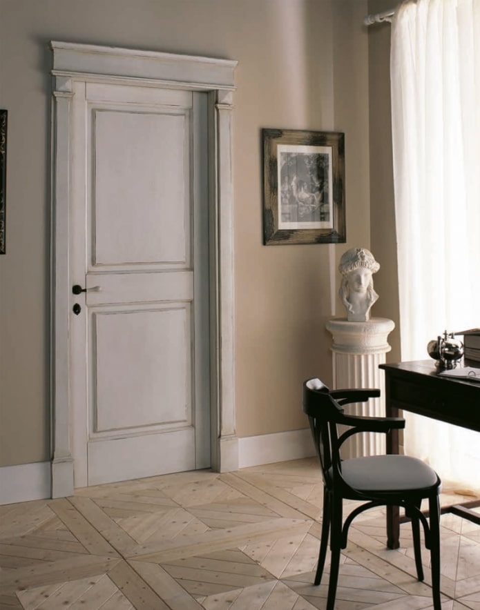 porte bianche con patina all'interno