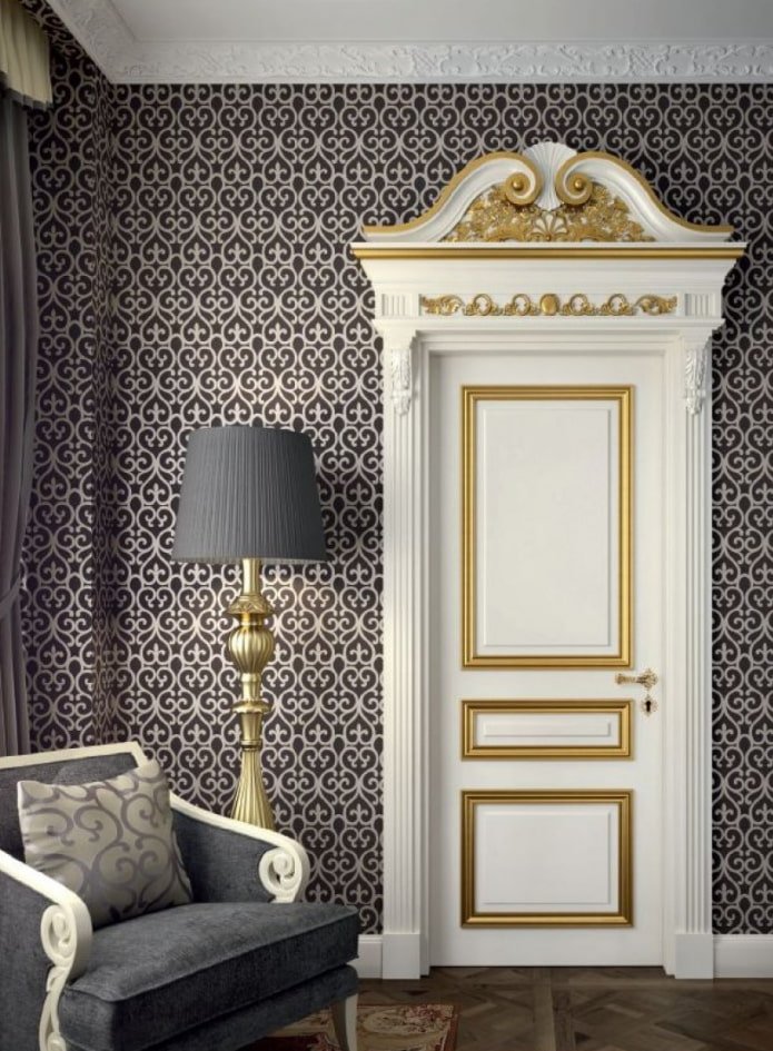 porte bianche e oro all'interno
