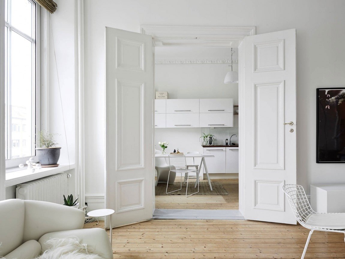 Porte bianche all'interno