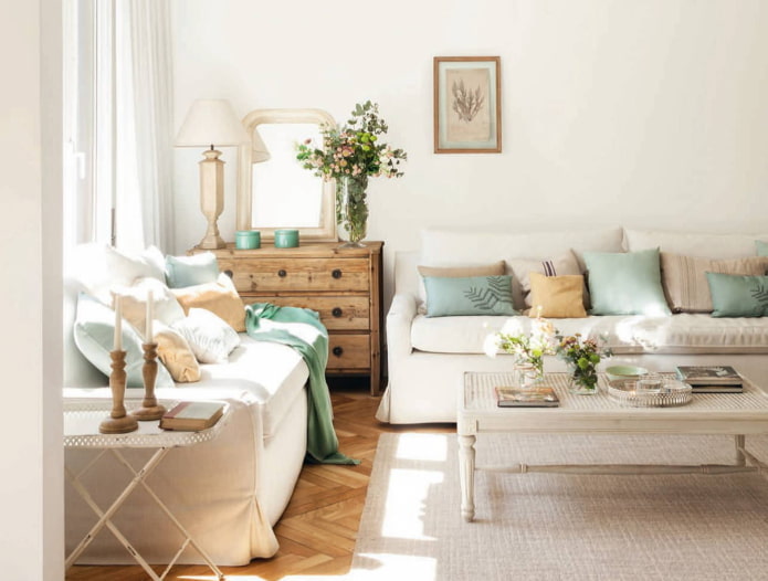 Soggiorno in stile shabby chic