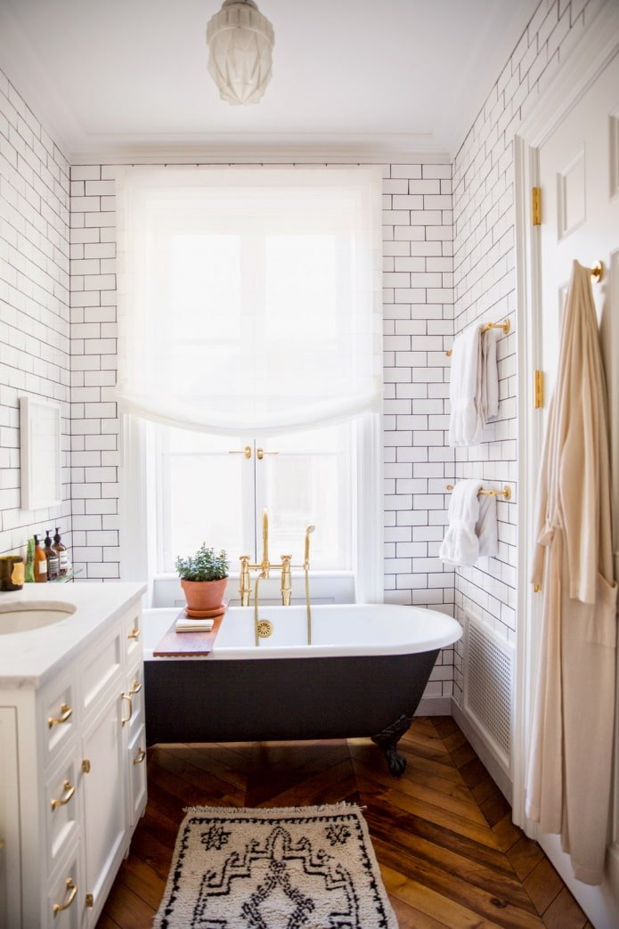 piastrelle bianche per il bagno