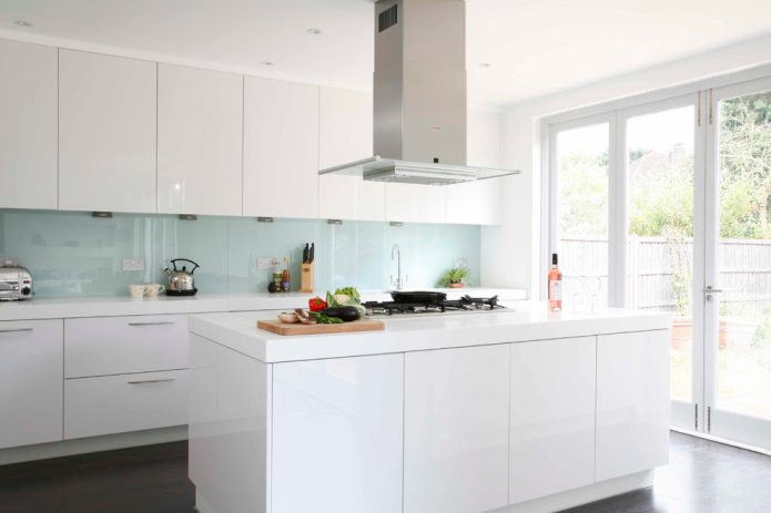 Set da cucina con isola
