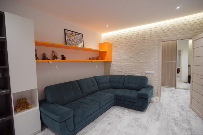 Laminato bianco e grigio in soggiorno