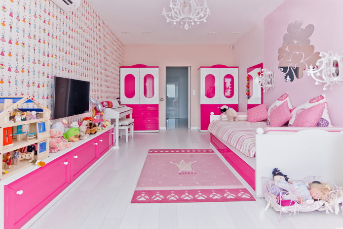 cameretta dei bambini bianca e rosa