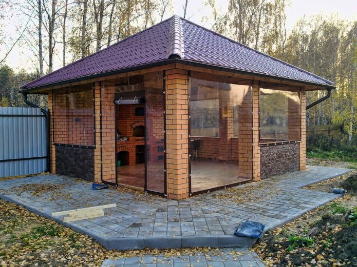 gazebo in mattoni nella dacia