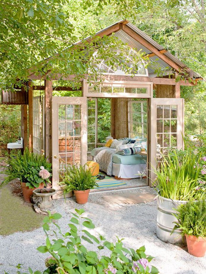 gazebo in stile shabby chic