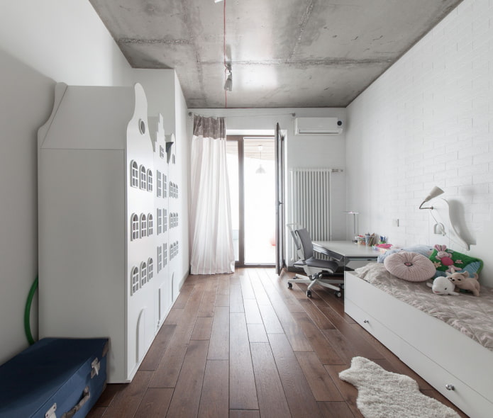 soffitto in cemento nella cameretta