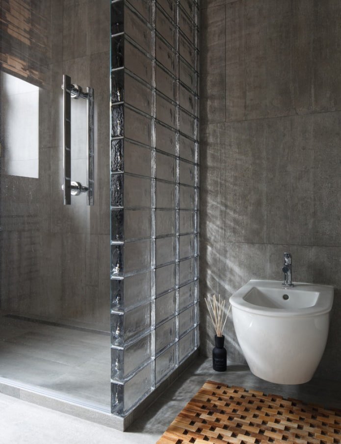 vetro e cemento in bagno