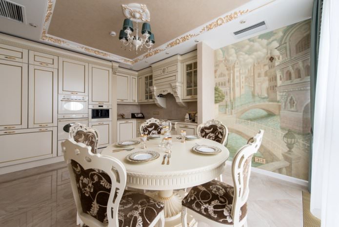 soffitto beige in cucina in stile classico