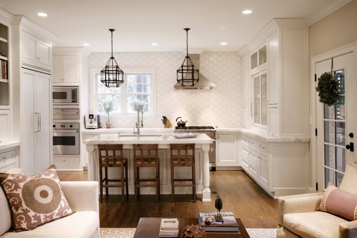 Design cucina con carta da parati beige