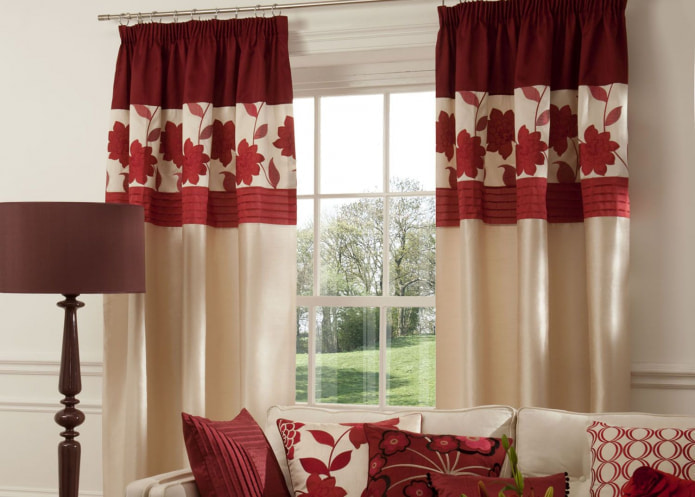 motivo a fogliame bordeaux su sfondo beige