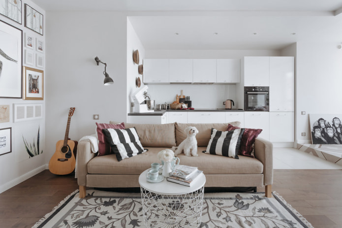 Divano dritto beige classico