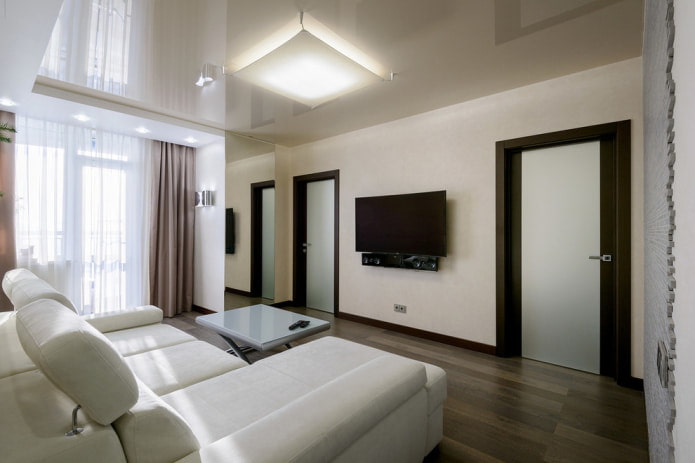 Soffitto lucido nel soggiorno